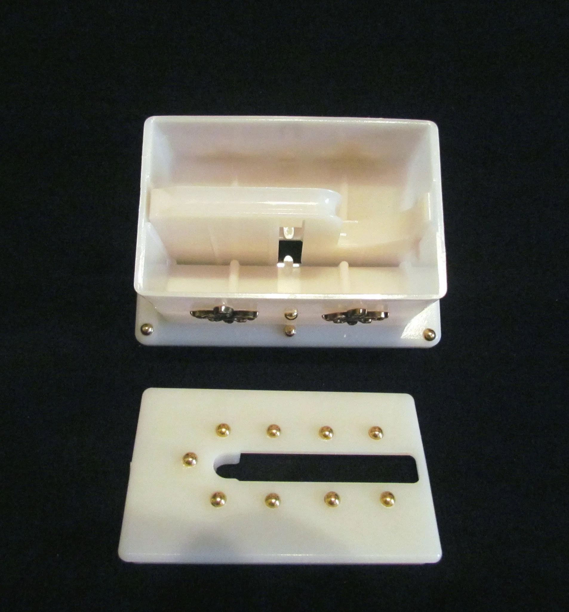 1950s Cigarette Dispenser Pick A Smoke Cigarette Box Fleur De Lis Unused In Original Box